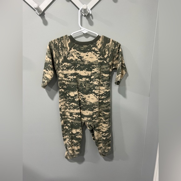 Tiny trooper US army pajamas size 6-9 months - Picture 4 of 4